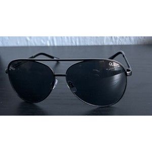 QUAY AUSTRALIA VIVIENNE  126 AVIATOR SUNGLASSES